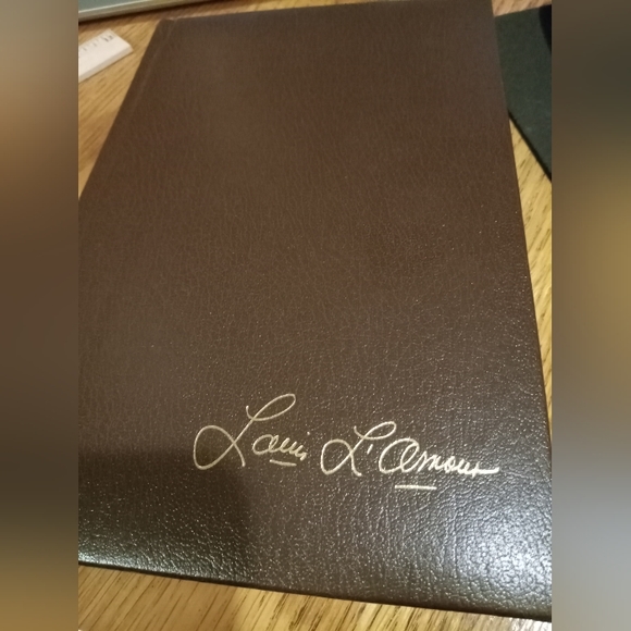 1981 Vintage Faux Leather Hardcover Reilly's Luck By Louis L'Amour - Picture 3 of 7